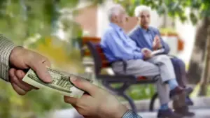 چه کسانی از ۷۳۰ هزار متقاضی، وام ۷۵ میلیونی بازنشستگی را نمی‌گیرند؟