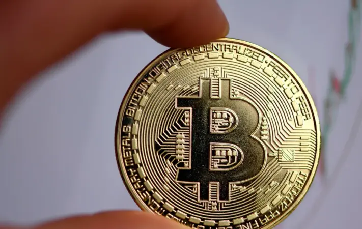 قیمت ارز دیجیتال ۴ آبان ۱۴۰۵؛ بیت‌کوین ۸۰ هزار دلار و تتر ۲۷۰ هزار